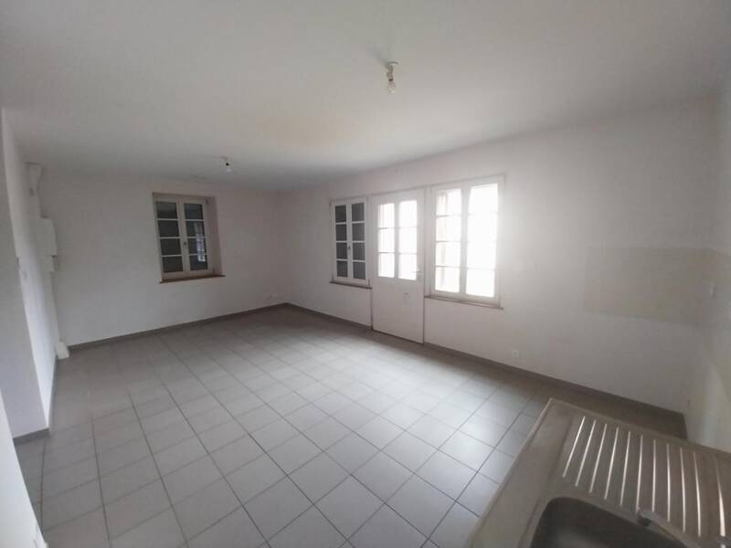 Maison à louer, 60m², LA ROCHE EN BRENIL