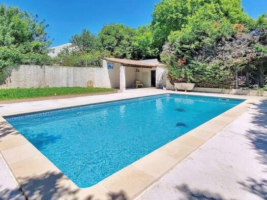 Maison à vendre 566 000 € 12 pièces 8 chambres 270 m² 2 500 m² de terrain Nord Châteaurenard 13160