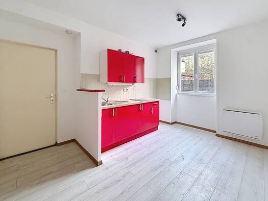 Appartement à louer 550 € 2 pièces 1 chambre 33 m² RDC Oiselet la Grive Bourgoin-Jallieu 38300