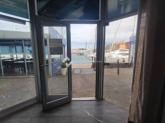Local d'activités à vendre 144 000 € 34 m² d'espace de stockage Le Cap d'Agde Agde 34300