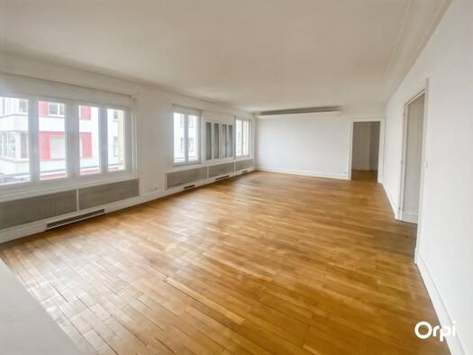 Appartement à louer 800 € 3 pièces 2 chambres 101,4 m² Étage 3/4 Centre Ville Lorient 56100