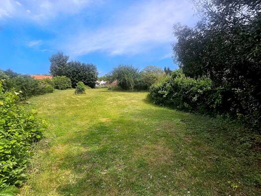 Terrain à vendre 255 000 € 3 030 m² de terrain Ferrières 17170