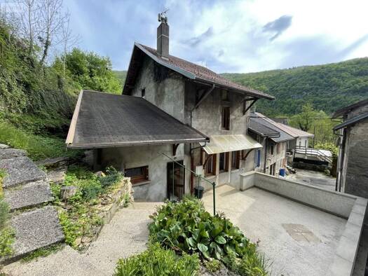 Maison à vendre 135 000 € 3 pièces 2 chambres 92 m² 665 m² de terrain La Burbanche 01510