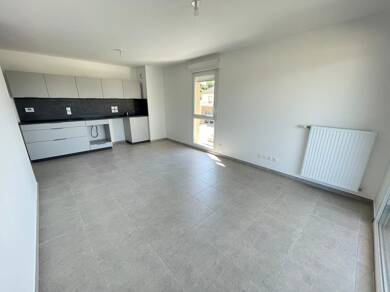 Appartement à louer 800 € 3 pièces 59,1 m² Dernier étage, Étage 1/1 Nord Jassans Riottier 01480