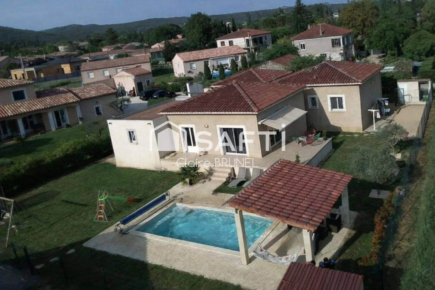 Maison à vendre, 162m², SAINT JULIEN LES ROSIERS