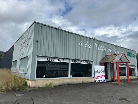 Local d'activités à louer 3 500 € 760 m² d'espace de stockage Plouedern 29800