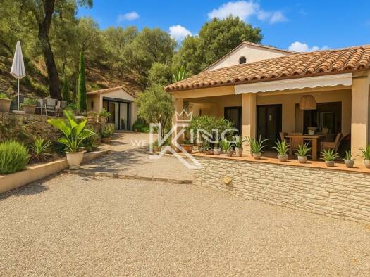 Villa à vendre 780 000 € 3 pièces 2 chambres 102 m² 2 168 m² de terrain Basse Suane-Les Virgiles Sainte-Maxime 83120