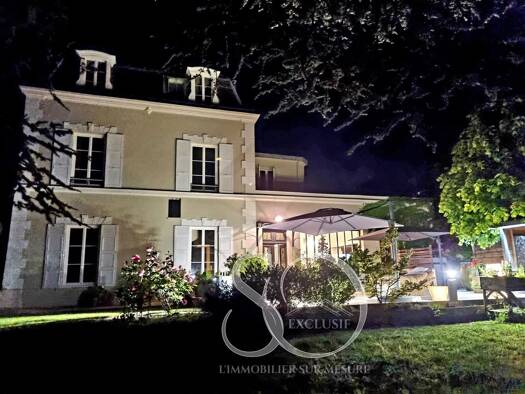 Château à vendre 1 250 000 € 10 pièces 6 chambres 370 m² 1 263 m² de terrain Mézières-sur-Seine 78970