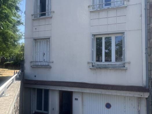 Immeuble à vendre 214 000 € 159 m² Vichy 03200