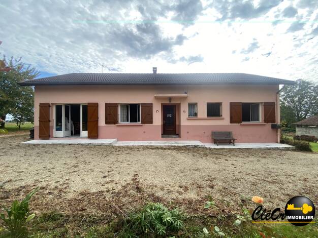 Maison à vendre 190 000 € 5 pièces 4 chambres 106 m² 4 500 m² de terrain Romenay 71470