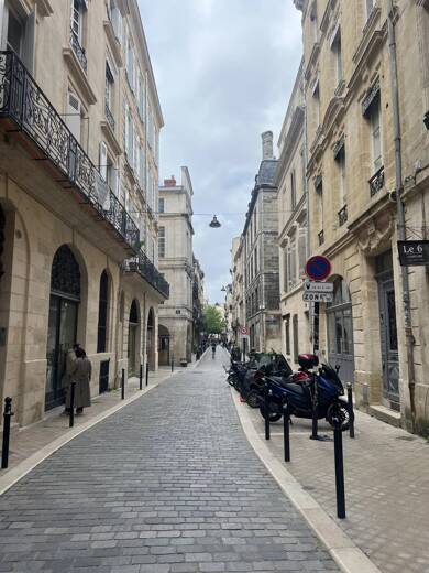 Local commercial à louer 1 400 € Bordeaux 33000