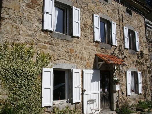 Maison à vendre 275 000 € 8 pièces 5 chambres 263 m² 1 160 m² de terrain Saint-Pierre-sur-Doux 07520