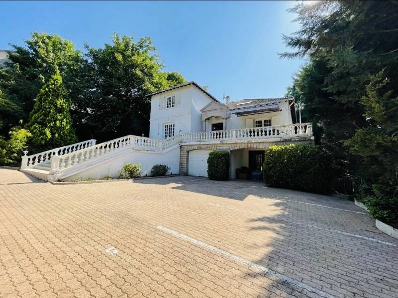 Maison à vendre, 590m², SAINT ETIENNE