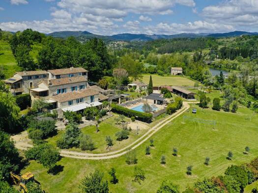 Villa à vendre 1 585 000 € 29 pièces 21 chambres 639,5 m² Joyeuse 07260