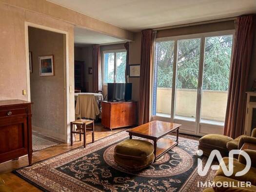 Appartement à vendre 330 000 € 4 pièces 2 chambres 67 m² Étage 2/13 Berthelot-Avenue de Paris Châtillon 92320