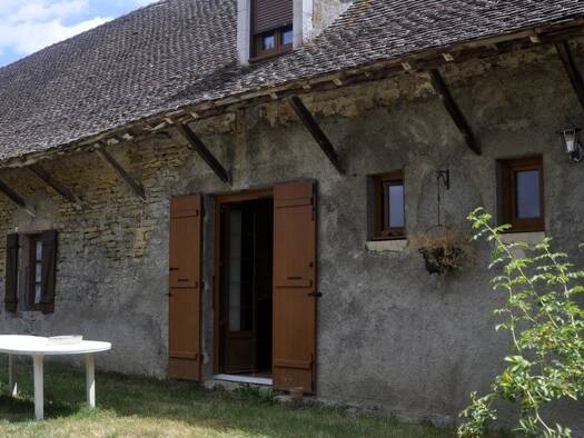 Ferme à vendre 175 000 € 4 pièces 3 chambres 97 m² 2 237 m² de terrain L'Abergement-de-Cuisery 71290