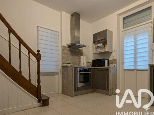 Maison de ville à vendre 85 800 € 3 pièces 2 chambres 65 m² 128 m² de terrain Jean Jaures-Les Maligrettes Thouars 79100