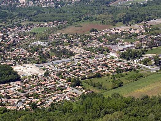 Maison à louer 680 € 2 pièces 1 chambre 44 m² disponible dès maintenant Cadaujac 33140