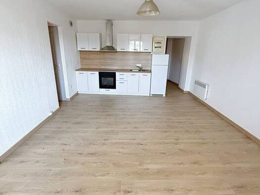 Appartement à vendre 205 000 € 4 pièces 3 chambres 76,67 m² Étage 3/3 Valserhône 01200