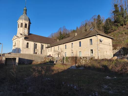 Maison à vendre 120 000 € 11 pièces 4 chambres 400 m² 4 800 m² de terrain Plateau d'Hauteville 01110