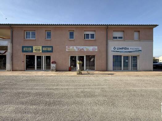 Local d'activités à louer 1 250 € 100 m² d'espace de stockage Robion 84440