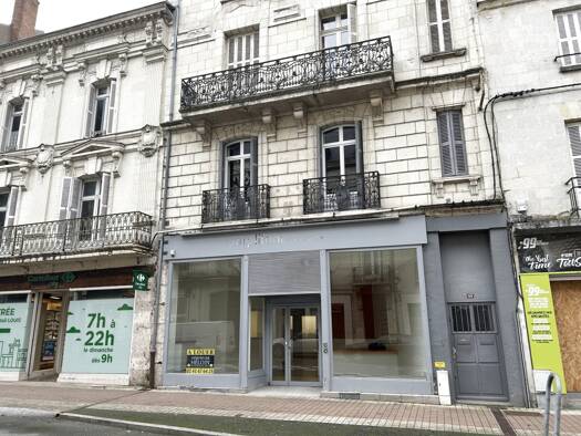 Local commercial à louer 1 250 € 79 m² de surface de vente Saumur 49400