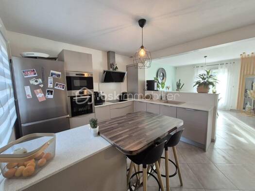 Maison à vendre 320 000 € 6 pièces 4 chambres 102 m² 276 m² de terrain Centre Lisses 91090