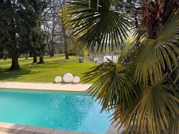 Maison à vendre 749 000 € 6 pièces 4 chambres 210 m² 24 000 m² de terrain Montagnat 01250