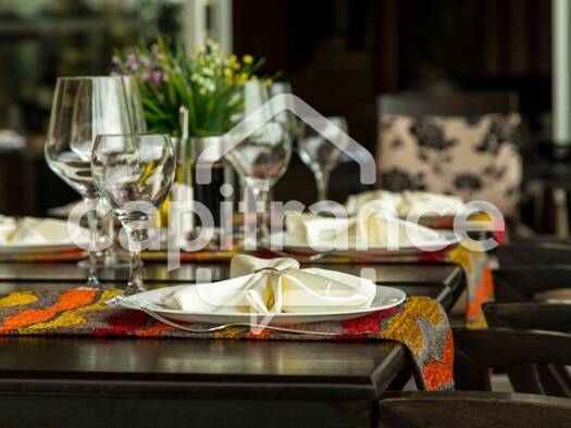 Restaurant à vendre Fonds de commerce 586 960 € 300 m² d'espace de restauration Dinan 22100