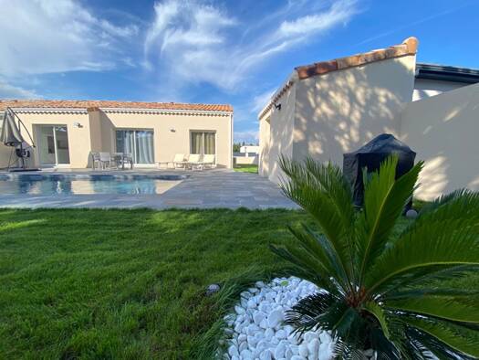 Maison de plain-pied à vendre 378 000 € 4 pièces 3 chambres 90 m² 431 m² de terrain Montélimar 26200
