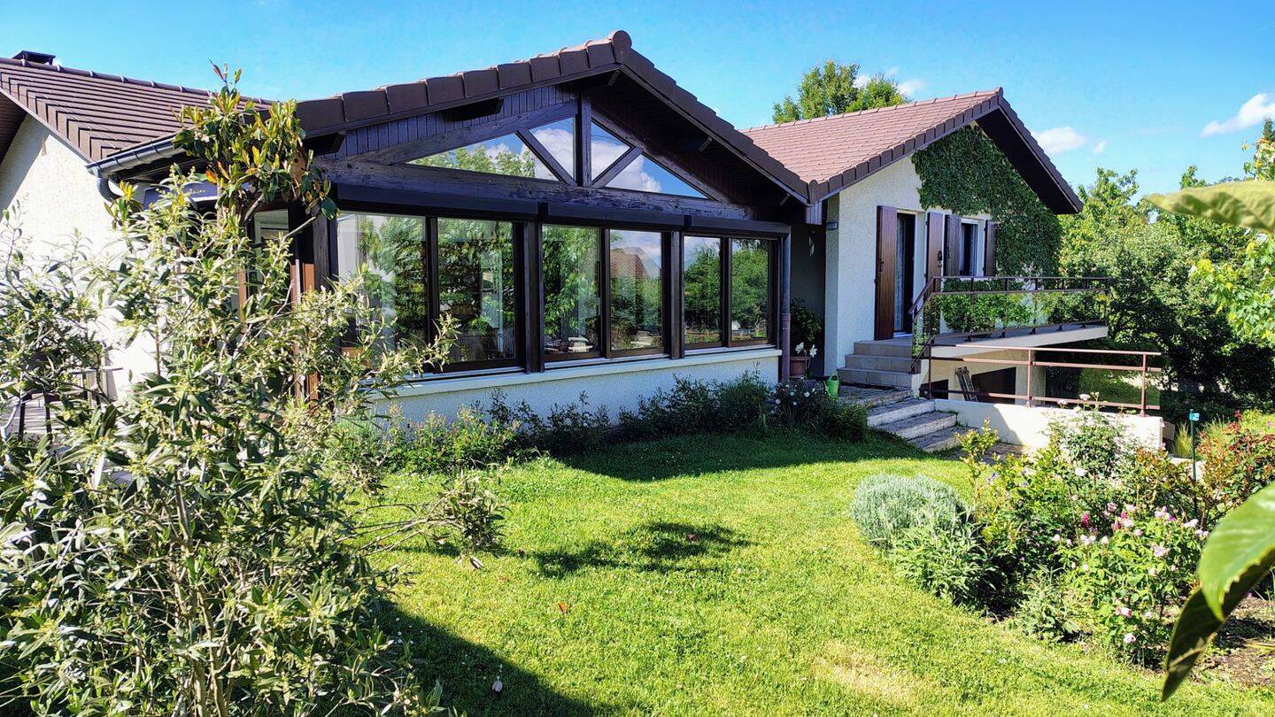 Maison à vendre, 167m², SAINT GENIS LES OLLIERES