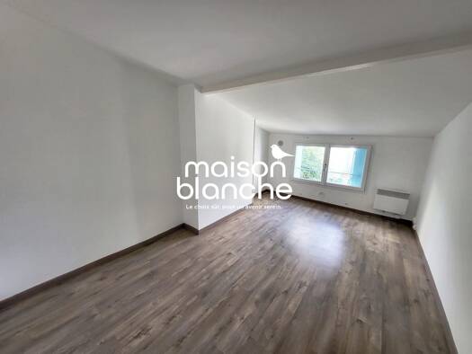 Duplex à louer 435 € 2 pièces 1 chambre 28,4 m² RDC Centre Ville Niort 79000