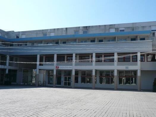 Appartement à louer 591 € 3 pièces 2 chambres 71 m² 2ème étage Centre-Saint Bonnet-Muissiat Villefontaine 38090