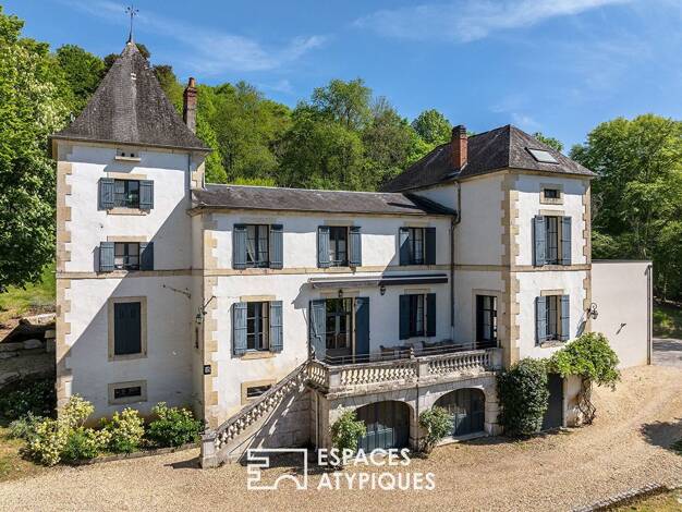 Hôtel particulier à vendre 1 890 000 € 13 pièces 8 chambres 803 m² 35 077 m² de terrain Sud Boulazac Isle Manoire 24750