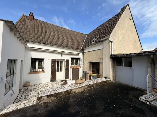 Maison de plain-pied en viager 48 650 € 3 pièces 2 chambres 77 m² 429 m² de terrain Veslud 02840