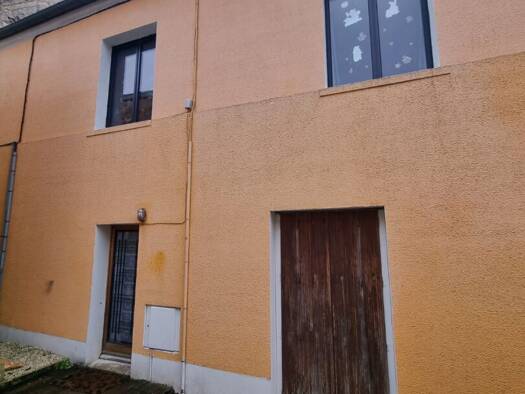 Appartement à louer 760 € 2 pièces 1 chambre 41 m² RDC Chaumontel 95270