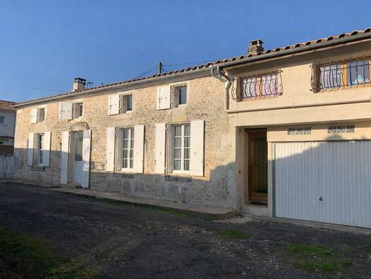 Maison à vendre 199 500 € 8 pièces 4 chambres 239 m² 417 m² de terrain Bords 17430
