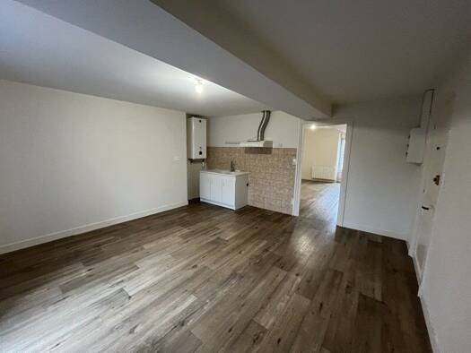 Appartement à louer 480 € 2 pièces 1 chambre 59,9 m² Étage 2/2 Piégut-Pluviers 24360