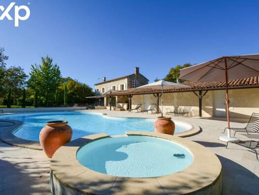 Maison à vendre 1 385 000 € 9 pièces 5 chambres 306 m² 3 455 m² de terrain Beautiran 33640