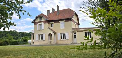 Maison à vendre 297 000 € 10 pièces 6 chambres 220 m² 1 910 m² de terrain Ressons sur Matz 60490
