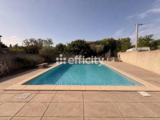 Villa à vendre 570 000 € 7 pièces 5 chambres 182 m² 1 093 m² de terrain Est Gignac-la-Nerthe 13180