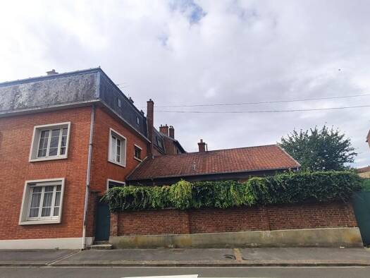 Maison à vendre 322 000 € 8 pièces 5 chambres 153 m² 259 m² de terrain Arras 62000