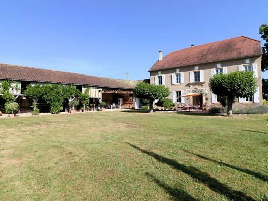 Maison à vendre 383 000 € 7 pièces 3 chambres 189 m² 6 509 m² de terrain Marciac 32230