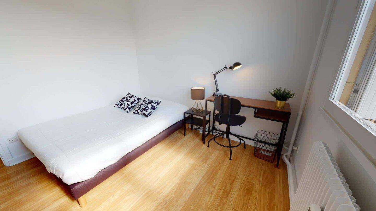 Room in Place Wilson, Villeurbanne for 82 m² with 4 bedrooms - C — 4