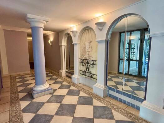 Appartement à vendre 349 000 € 3 pièces 2 chambres 48 m² Étage 3/3 Saint Aygulf Fréjus 83370