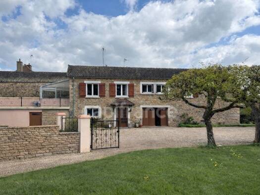 Maison à vendre 200 000 € 5 pièces 3 chambres 122 m² 1 340 m² de terrain Buxy 71390