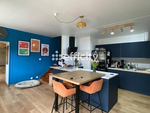 Maison de ville à vendre 451 000 € 6 pièces 5 chambres 161 m² 526 m² de terrain Nord Ouest Saint-André-de-Cubzac 33240