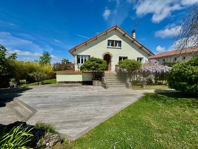 Maison à vendre 385 000 € 7 pièces 6 chambres 155 m² 1 359 m² de terrain Centre et RN La Verpilliere 38290