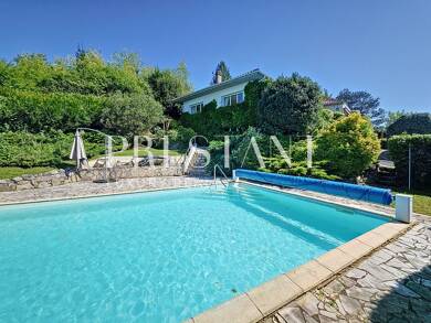 Maison à vendre 595 000 € 7 pièces 5 chambres 216 m² 1 325 m² de terrain Villefranque 64990