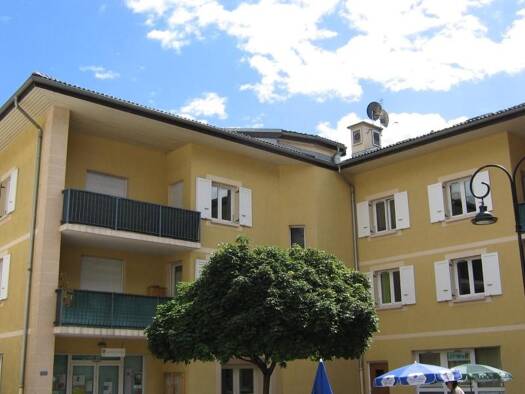 Appartement à louer 801 € 3 pièces 2 chambres 64,1 m² RDC/2 Aime 73210